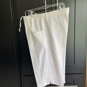 New Sean John white linen and cotton long shorts -never worn. Size XXL